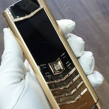 Vertu Signature S Rose Gold Bespoke Diamonds