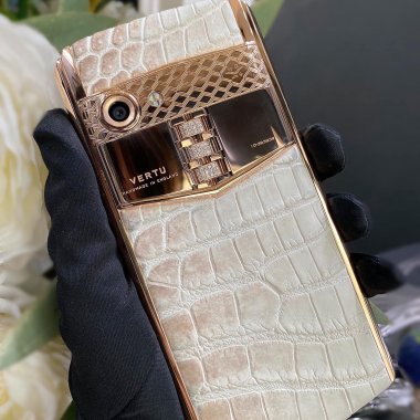 Vertu Aster P Vàng Hồng Dát Kim Cương Da Cá Sấu Bạch Tạng Limited Edition