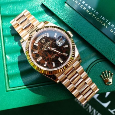 Đồng Hồ Rolex Day-Date 40 Rose Gold Eisenkiesel 228235