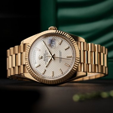 Đồng hồ Rolex Day Date 40MM Yellow Gold 228238 Mens Watch