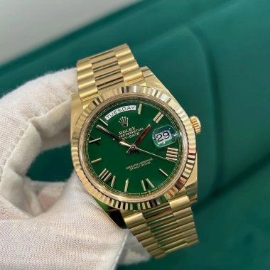 Đồng Hồ Rolex Day-Date 40mm 228238 Mặt Số Xanh Lá Cây Cọc Số La Mã