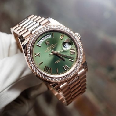 Đồng hồ Rolex Day-Date 40 Mặt Số Xanh Olive 228345RBR