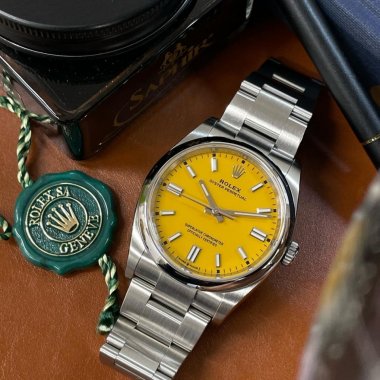 Đồng Hồ Rolex Oyster Perpetual 36mm 126000 Mặt Số Vàng