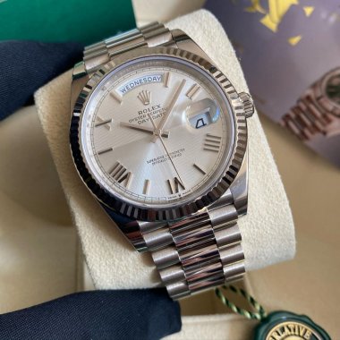 Đồng hồ Rolex Day-Date 40mm White Gold Silver Dial 228239 