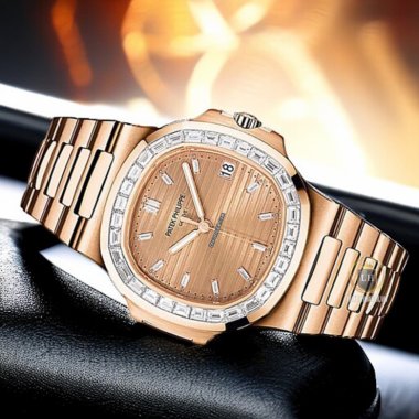 Đồng Hồ Patek Philippe Nautilus 5723/1R-001