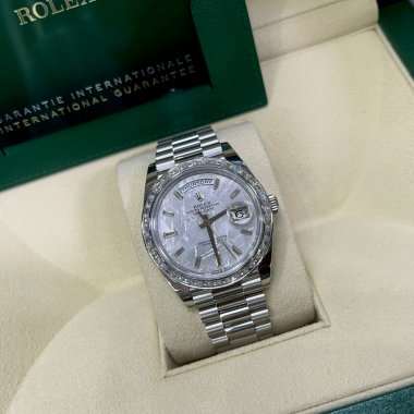 Đồng Hồ Rolex Day-Date 40mm Platinum 228396TBR Meteorite Baguette
