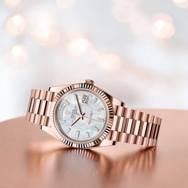 Đồng hồ Rolex Day-Date 40mm Vàng Everose Mặt Số Ngọc Trai Trắng, Nạm Kim Cương 228235