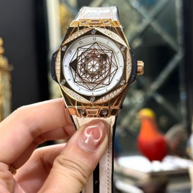 Đồng hồ Hublot Big Bang One Click Sang Bleu King Gold White Diamonds 39mm Đã Qua Sử Dụng